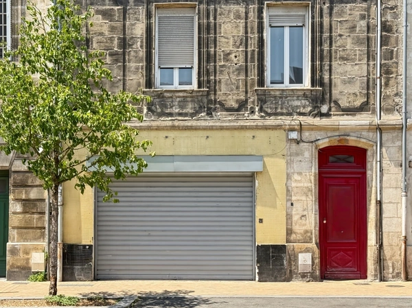 Local commercial de 85m2 avec Cave de 44m2