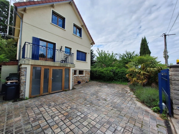Maison à vendre 5 pièces LA CELLE SAINT CLOUD (78)