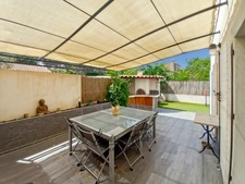 Maison T4 98m2, jardin, terrasse, 3 chambres, parkings, 10 minutes d'aix-en-provence. Quartier calme et recherché au pied de la Sainte-Victoire. Bouches du Rhône.