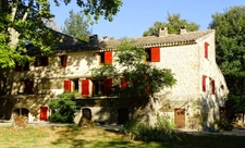 ANCIEN MOULIN XIXᵉ rénové – Parc 1,3 ha, rivière, source naturelle & 4 gîtes - Provence Forcalquier, 