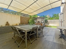 Maison T4 98m2, jardin, terrasse, 3 chambres, parkings, 10 minutes d'aix-en-provence. Quartier calme et recherché au pied de la Sainte-Victoire. Bouches du Rhône.