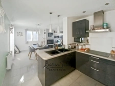 Maison T4 98m2, jardin, terrasse, 3 chambres, parkings, 10 minutes d'aix-en-provence. Quartier calme et recherché au pied de la Sainte-Victoire. Bouches du Rhône.