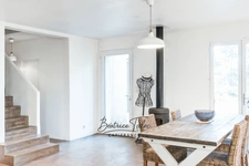 Maison de caractère avec piscine 5 pièces au cœur des vignes, double garage, 6000m2 terrain plat arboré, magnifique vue dans un environnement calme et privilégié, 20 minutes d’Aix-en-Provence.