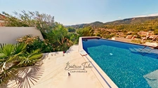 Villa contemporaine récente d’exception – Piscine à débordement, vue panoramique, calme et proximité du port, des p6lages – VAR Le Lavandou, quartier résidentiel prisé