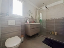 Maison T4 98m2, jardin, terrasse, 3 chambres, parkings, 10 minutes d'aix-en-provence. Quartier calme et recherché au pied de la Sainte-Victoire. Bouches du Rhône.