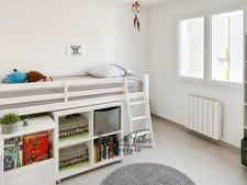 Maison T4 98m2, jardin, terrasse, 3 chambres, parkings, 10 minutes d'aix-en-provence. Quartier calme et recherché au pied de la Sainte-Victoire. Bouches du Rhône.