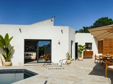 LE LAVANDOU —6 VILLA T4 CONTEMPORAINE & PROVENÇALE — Magnifique VUE PANORAMIQUE — PISCINE — QUARTIER CALME RÉSIDENTIEL PRISÉ LES HAUTS DU LAVANDOU 1 135 000 € — 190 m² — Terrain 660 m² — DPE A