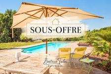 Maison de caractère avec piscine 5 pièces au cœur des vignes, double garage, 6000m2 terrain plat arboré, magnifique vue dans un environnement calme et privilégié, 20 minutes d’Aix-en-Provence.
