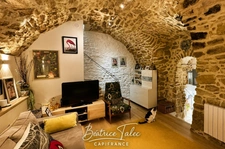 Maison en pierre de caractère au pied de la Sainte-Victoire : 3 chambres, terrasse, solarium – Provence, Bouches-du-Rhône.