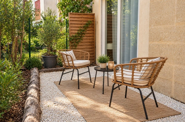 Comme une maison ! Appartement 4 pièces, contemporain avec jardin privatif de 530 m², 3 places parking, Aix-en-Provence, Résidence,