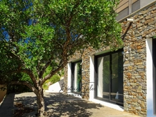 Villa contemporaine récente d’exception – Piscine à débordement, vue panoramique, calme et proximité du port, des p6lages – VAR Le Lavandou, quartier résidentiel prisé