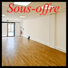Rare à la vente Murs Local/bureau 66m2, immeuble récent, nombreuses places parkings proche de TRETS (13) à 25 minutes d'Aix-en-Provence