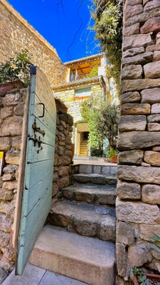 Maison de caractère en pierre au pied de la Sainte-Victoire 3 chambres, terrasse, solarium, Provence, Bouches-du-Rhône