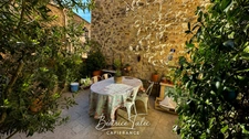 Maison en pierre de caractère au pied de la Sainte-Victoire : 3 chambres, terrasse, solarium – Provence, Bouches-du-Rhône.