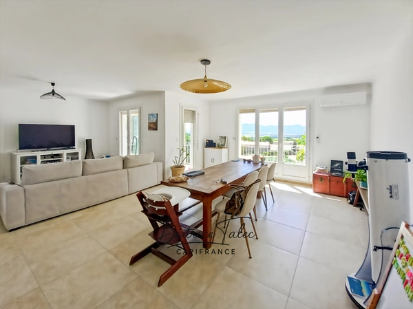APPARTEMENT T4 110 m² ENTIÈREMENT RÉNOVÉ – VUES PANORAMIQUES SAINTE-VICTOIRE & MONT AURÉLIEN - jardin - parkings