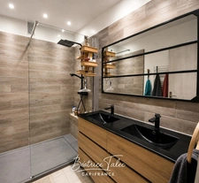 Like a house! Contemporary 4-room apartment with a private 530 m² garden and parking, in an Aix-en-Provence residential complex.