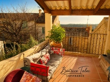 Maison en pierre de caractère au pied de la Sainte-Victoire : 3 chambres, terrasse, solarium – Provence, Bouches-du-Rhône.