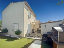 Maison T4 98m2, jardin, terrasse, 3 chambres, parkings, 10 minutes d'aix-en-provence. Quartier calme et recherché au pied de la Sainte-Victoire. Bouches du Rhône.