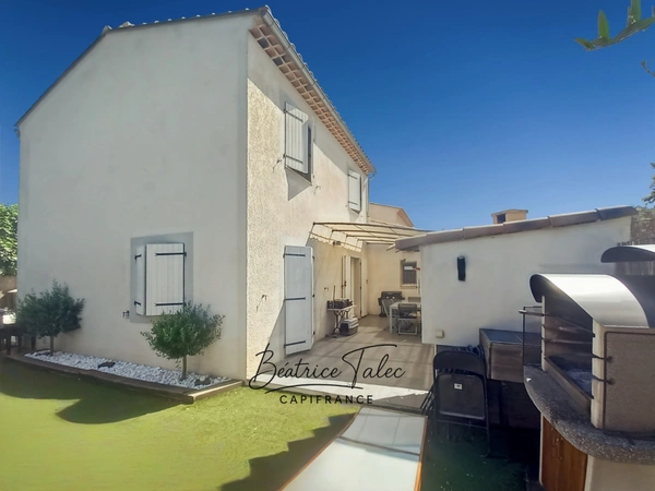 Maison T4 98m2, jardin, terrasse, 3 chambres, parkings, 10 minutes d'aix-en-provence. Quartier calme et recherché au pied de la Sainte-Victoire. Bouches du Rhône.