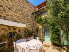 Maison en pierre de caractère au pied de la Sainte-Victoire : 3 chambres, terrasse, solarium – Provence, Bouches-du-Rhône.