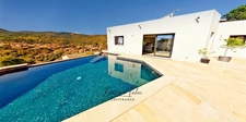 LE LAVANDOU —6 VILLA T4 CONTEMPORAINE & PROVENÇALE — Magnifique VUE PANORAMIQUE — PISCINE — QUARTIER CALME RÉSIDENTIEL PRISÉ LES HAUTS DU LAVANDOU 1 135 000 € — 190 m² — Terrain 660 m² — DPE A