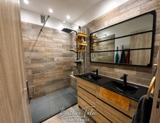 Like a house! Contemporary 4-room apartment with a private 530 m² garden and parking, in an Aix-en-Provence residential complex.