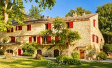 ANCIEN MOULIN XIXᵉ rénové – Parc 1,3 ha, rivière, source naturelle & 4 gîtes - Provence Forcalquier, 