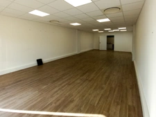 Rare à la vente Murs Local/bureau 66m2, immeuble récent, nombreuses places parkings proche de TRETS (13) à 25 minutes d'Aix-en-Provence