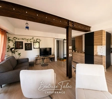 Like a house! Contemporary 4-room apartment with a private 530 m² garden and parking, in an Aix-en-Provence residential complex.