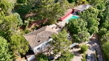 Villa de caractère 306 m² avec vue panoramique sur Le Massif des Maures - terrain paysagé de 2695m2 – 7 chambres - Piscine – Pool House  - Puget Ville (83)