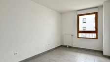 Deux pièces 68 m2 Quai du Châtelier L'ILE SAINT DENIS 