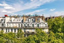 3-room apartment on the top floor of the Sebastopol les Halles building