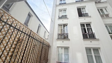2 pièces PARIS 11 rue Camille Crespin du Gast