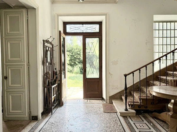 Ensemble immobilier de caractère avec jardin de 1 500 m² au cœur de Meaux