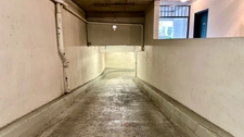 Local PARIS 19ème RDC avec grande réserve pour une surface totale de 115 m2 Carrez, place de parking, quai de déchargement