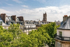 3-room apartment on the top floor of the Sebastopol les Halles building