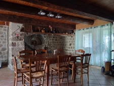 Sérénité et authenticité à l’entrée d’un hameau : un bien plein de potentiel SAINT DIDIER EN VELAY (43)