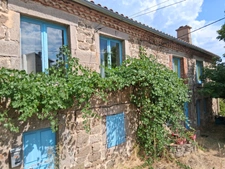 Sérénité et authenticité à l’entrée d’un hameau : un bien plein de potentiel SAINT DIDIER EN VELAY (43)