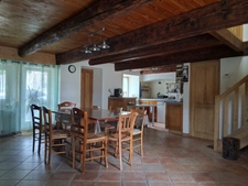 Sérénité et authenticité à l’entrée d’un hameau : un bien plein de potentiel SAINT DIDIER EN VELAY (43)