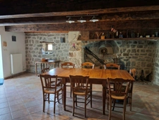 Sérénité et authenticité à l’entrée d’un hameau : un bien plein de potentiel SAINT DIDIER EN VELAY (43)