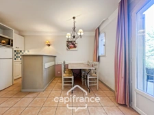 DOMAINE de PONT ROYAL, rental investment of a charming 45 m2 family bastidon, renovated and maintained, on one floor, comprising 2 bedrooms, garden and parking space
