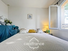 DOMAINE DE PONT ROYAL – FAMILY HOME with 80 m2 of living space, 3 bedrooms, 1 bathroom, 1 shower room, garden, covered terrace, residential swimming pool, private parking space 