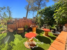 DOMAINE DE PONT ROYAL – FAMILY HOME with 80 m2 of living space, 3 bedrooms, 1 bathroom, 1 shower room, garden, covered terrace, residential swimming pool, private parking space 