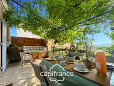 DOMAINE DE PONT ROYAL – FAMILY HOME with 80 m2 of living space, 3 bedrooms, 1 bathroom, 1 shower room, garden, covered terrace, residential swimming pool, private parking space 