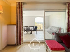 Domaine de Pont royal, BEAUTIFUL APARTMENT of 56.7 m2 top floor, terrace with unobstructed view, swimming pool in residence.