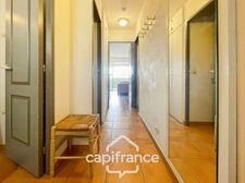 Domaine et golf de Pont Royal, appartement rare en angle et en rez-de-jardin de 42 m2 , 1 chambre double et une chambre lits supperposés , place de stationnement