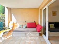 appartement REZ de JARDIN,résidence du lac, 31 m2, chambre ouverte, grande salle de douche, rangements, cave collective. 