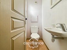 DOMAINE de PONT ROYAL, rental investment of a charming 45 m2 family bastidon, renovated and maintained, on one floor, comprising 2 bedrooms, garden and parking space