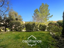 Domaine et golf de Pont Royal, appartement rare en angle et en rez-de-jardin de 42 m2 , 1 chambre double et une chambre lits supperposés , place de stationnement