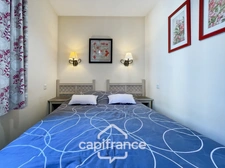 Domaine de Pont royal, BEAUTIFUL APARTMENT of 56.7 m2 top floor, terrace with unobstructed view, swimming pool in residence.